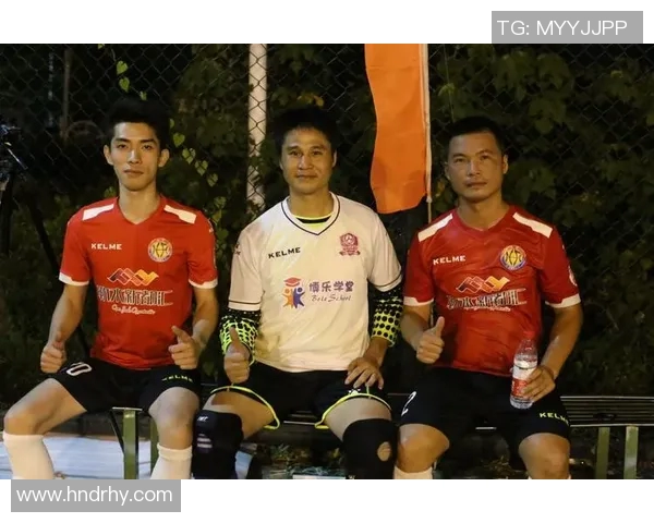 大爷足球明星的传奇人生与不凡成就展现了体育的无限魅力与激情 大爷足球明星的传奇人生与不凡成就展现了体育的无限魅力与激情